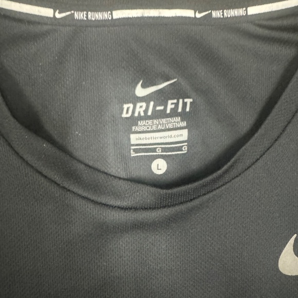 Nike Running Shirt - Picture 3 of 3